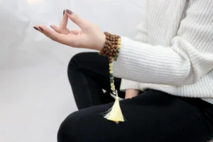 Folliamala Malaketten und Armbänder aus Edelsteinen