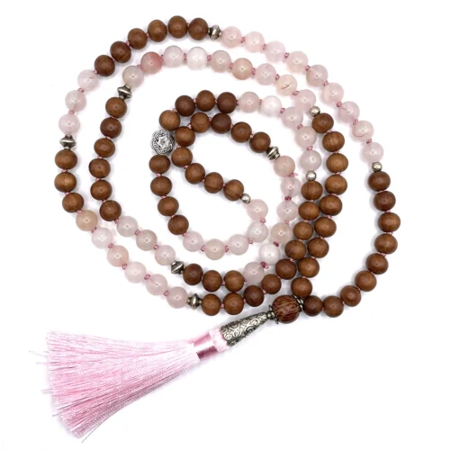 Collana di mala al quarzo rosa e sandalo