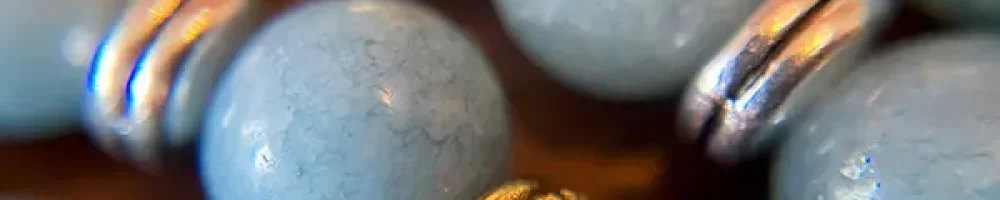 Handgefertigte Malaketten, Schmuck, Halsketten, Armbänder, Edelsteine, Guruperle